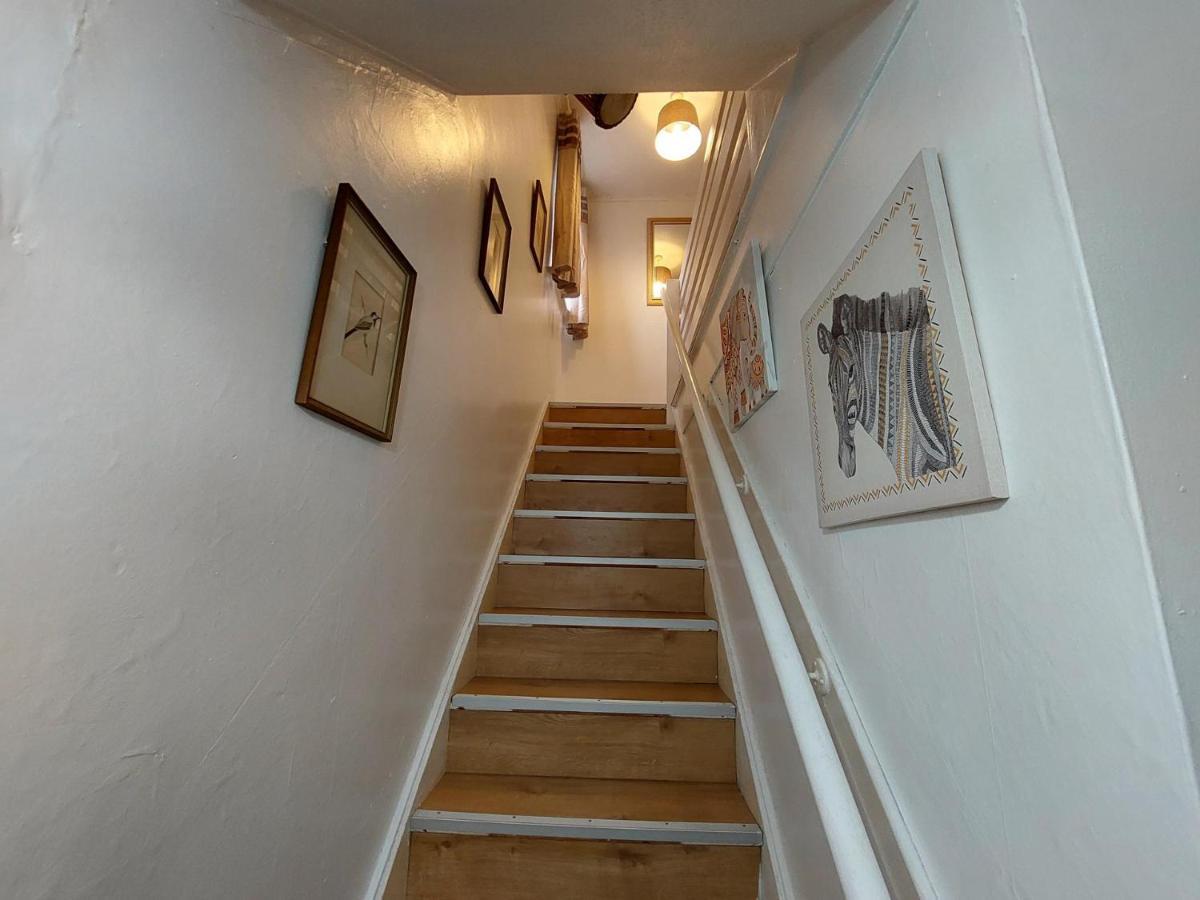 Lovely 2-Bed House In The Heart Of Woodhouse Leeds Leeds  Exterior foto