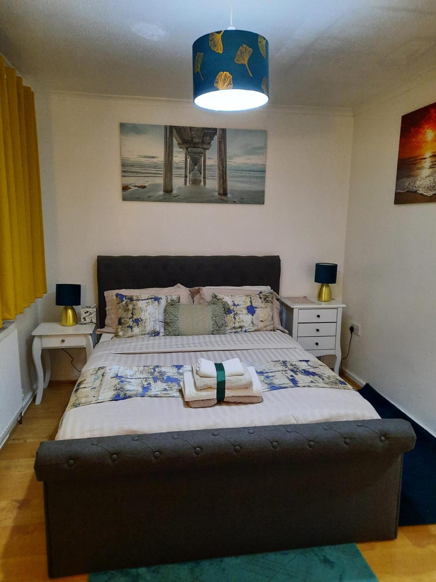 Lovely 2-Bed House In The Heart Of Woodhouse Leeds Leeds  Exterior foto